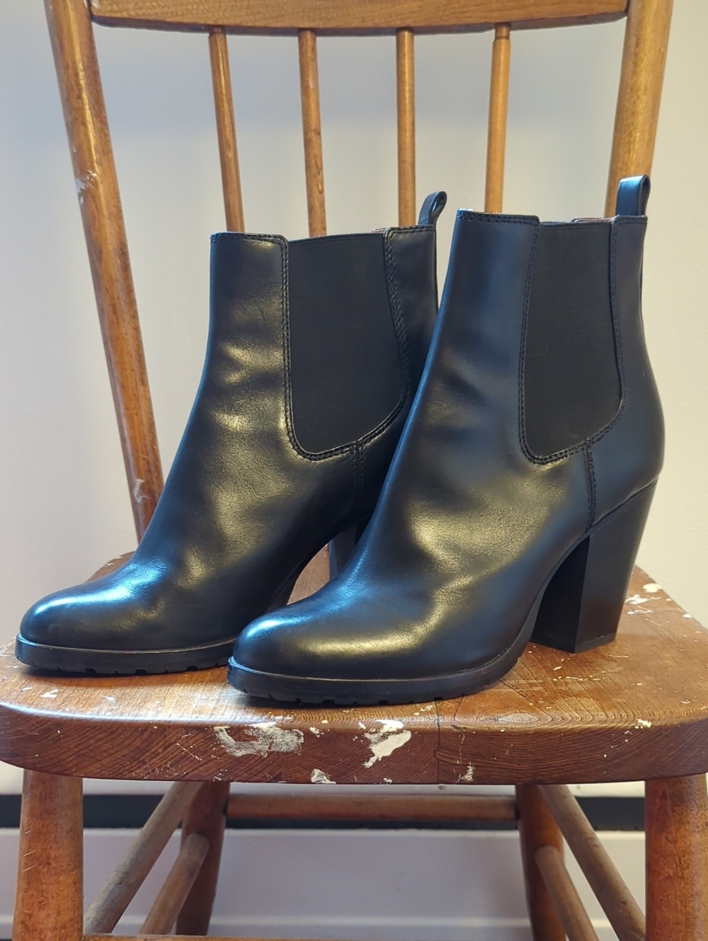 Frye Black Leather Chelsea Block Heel Ankle Boots